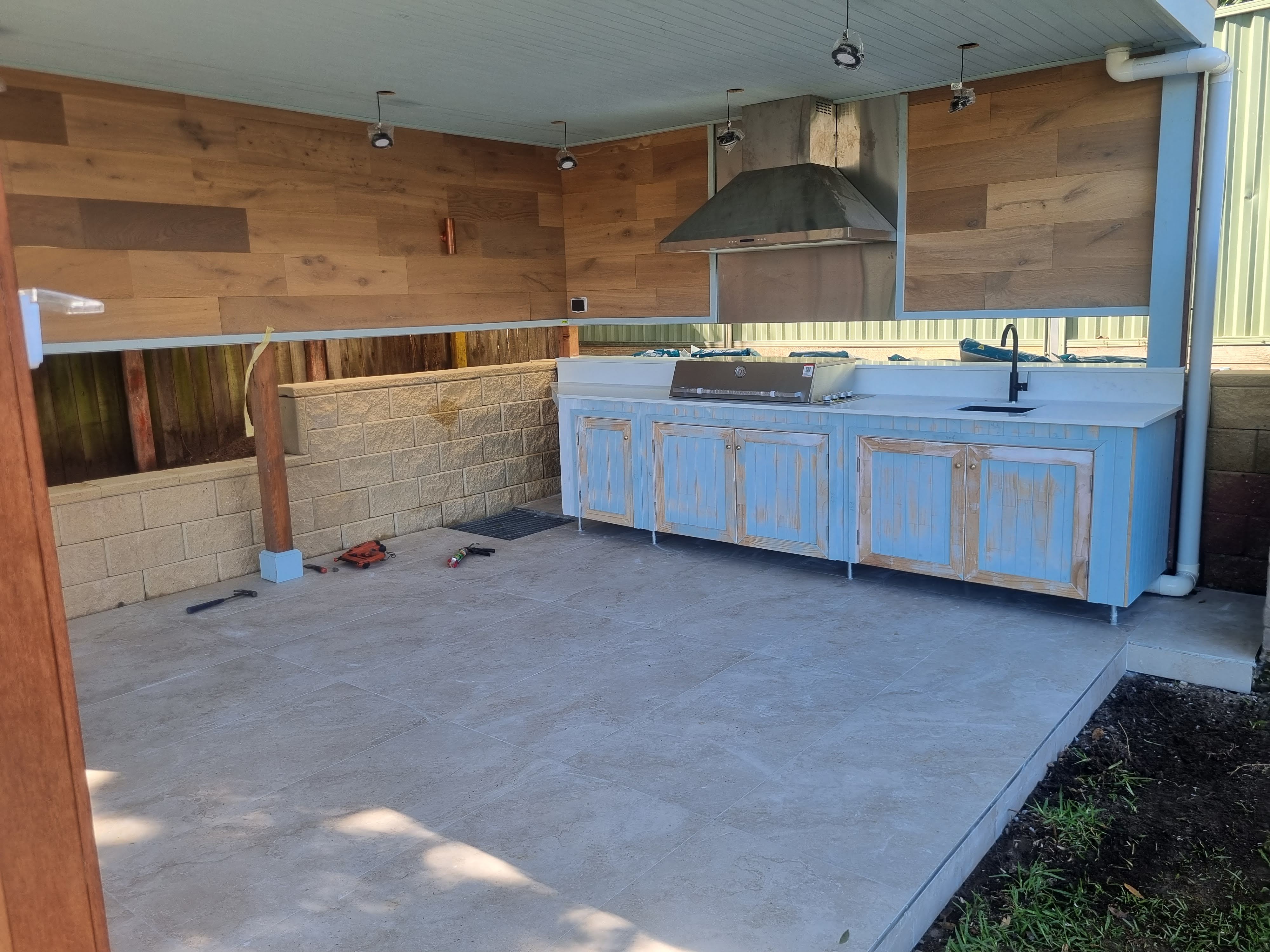 Outdoor Kitchen & Living image 4